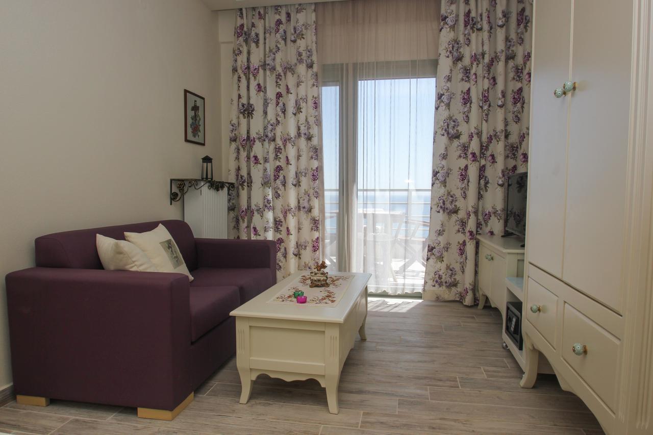 Angels Home Platanitis Екстериор снимка