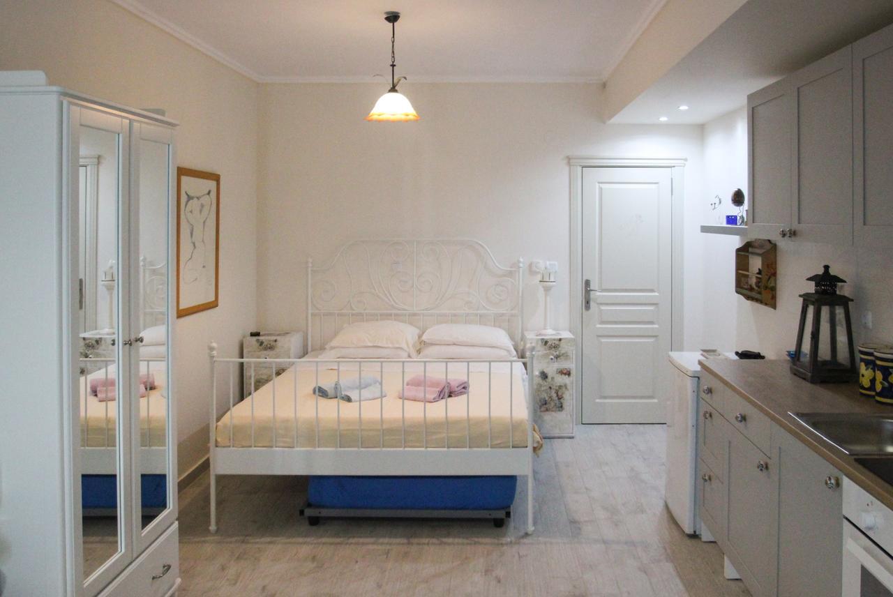 Angels Home Platanitis Екстериор снимка